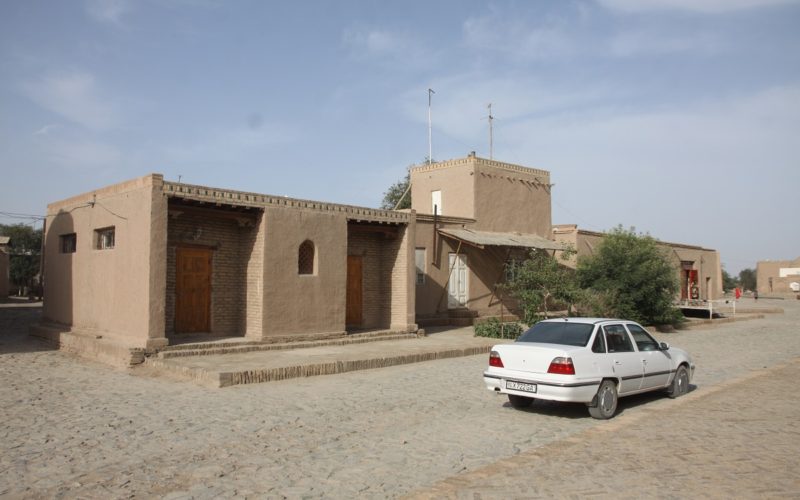 жилые строения на территории крепости ичан-кала