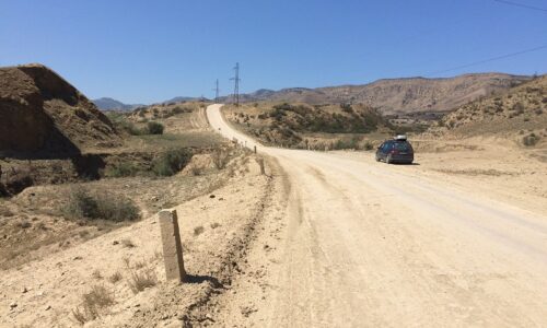 Грунтовые пустынные дороги Дагестана