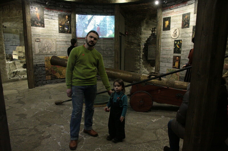 Исторический музей Таллина в башке Старого города с детьми