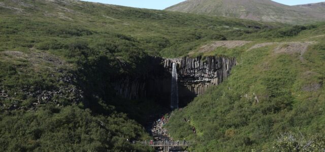 водопад свартифосс исландия