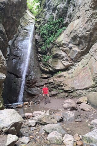 Водопад на старой дороге Чалус